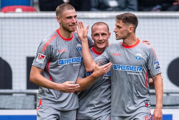 Rückkehrer Sven Michel (M.) spielt wieder mit seinem alten Sturmpartner Felix Platte für den SCP. Marco Schuster (r.) wird den Verein dagegen verlassen. - © picture alliance/dpa