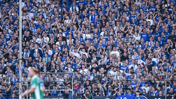 Die Arminia-Fans mussten gegen Greuther Fürth die zweite Heimniederlage in dieser Saison mit ansehen. - © Teresa Kroeger