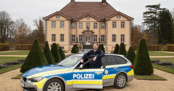 Der neue Bezirksdienstbeamte für Schwieder-Schwalenberg heißt Marcel Schenk. - © Polizei Lippe