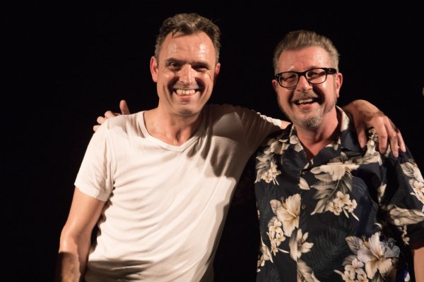 Axel von Hagen (links) und Dieter Kropp begeistern seit Jahrzehnten als musikalisches Duo. - © Jürgen Achten