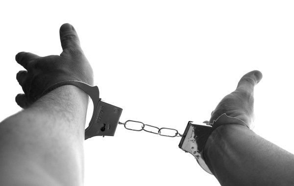 Für einen 46-jährigen Detmolder haben die Handschellen geklickt. - © Symbolbild: Pixabay