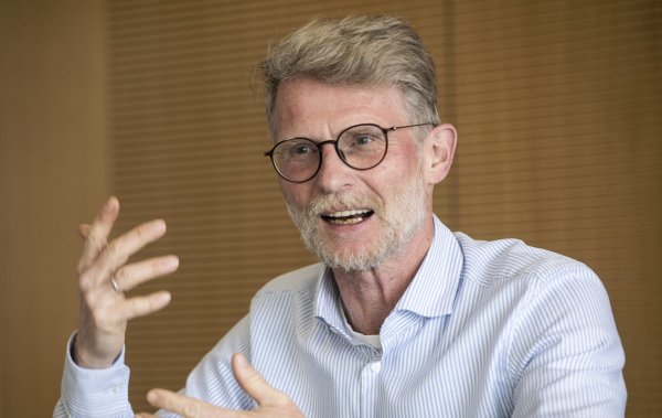 Andreas Wiebe während eines Redaktionsbesuchs dieser Zeitung in Bielefeld im Jahr 2023. - © Jörg Dieckmann