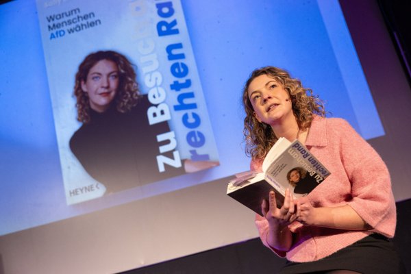 Hat ein Buch darüber geschrieben, was AfD-Wähler bewegt: Autorin und Journalistin Sally Lisa Starken. - © Oliver Krato