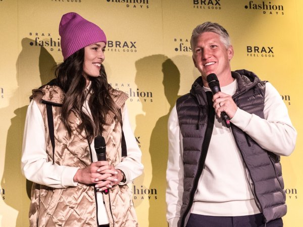 Bastian Schweinsteiger und Ehefrau Ana Ivanovic bei der Präsentation der Wintermode der Saison 2022/23 von Brax. - © Archiv: Ralf Bittner