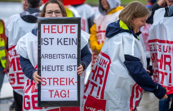 Immer wieder hatten die Beschäftigten des NRW-Einzel-, Groß- und Außenhandels in den vergangenen Wochen die Arbeit niedergelegt. - © picture alliance/dpa