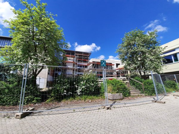 An der Blomberger Sekundarschule brennt das Thema Deutschlandticket den Schülern weitaus weniger auf den Nägeln als nebenan im Gymnasium, sagt Vertrauenslehrer André Kahle. - © Michaela Weiße(LZ)