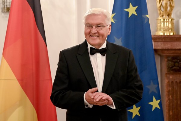 Bundespräsident Frank-Walter Steinmeier ist einer der bekanntesten Persönlichkeiten aus OWL. - © Britta Pedersen/dpa/Archivbild