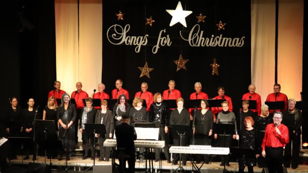 Der Gospelchor Stapellage lädt zu Weihnachtskonzerten in Lage und Bad Meinberg. - © Achim Lugger