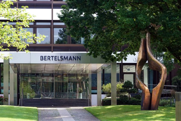 Bertelsmann bleibt der größte Arbeitgeber in Gütersloh. - © epd