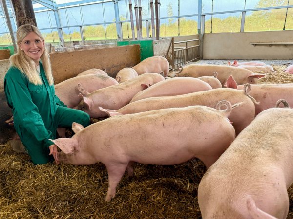 Franziska Elmerhaus stellte die neuen Investitionspläne von Tönnies Lebensmittel vor. - © Tönnies Lebensmittel