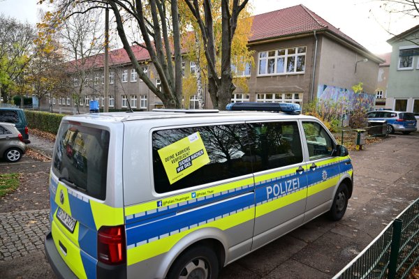 Bundesweit kam es in den vergangenen Wochen zu Bombendrohungen, unter anderem gegen Schulen - wie hier in Erfurt. - © Martin Schutt