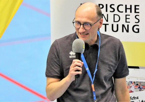 Jens Genge ist Beiratsvorsitzender beim Frauenhandball-Bundesligisten HSG Blomberg-Lippe. - © Oliver König