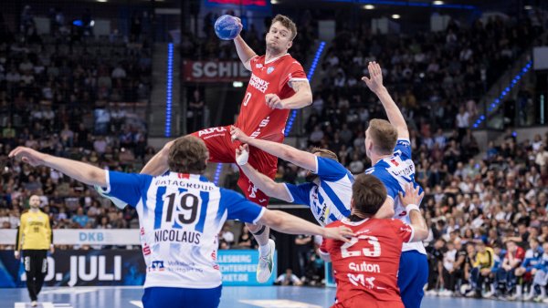 Emil Buhl Laerke setzte Lemgos härtesten Wurf ab. - © Eibner-Pressefoto
