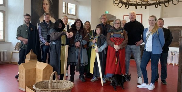 Barden, Ritter, Hexen und Feuerkünstler. Drei Tage lang geht die Burg in Horn auf Zeitreise. - © Kyrill von Matuschka