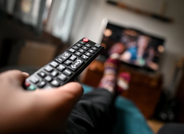 Auch im November haben die Streaminganbieter wieder viele neue Serien, Filme und Dokumentationen im Angebot. - © Britta Pedersen/dpa-Zentralbild/