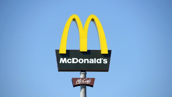 Bei McDonalds in Löhne wollten zwei etwa 40 Jahre alte Männer Tonnen mit altem Speisefett mitgehen lassen. - © picture alliance / dpa