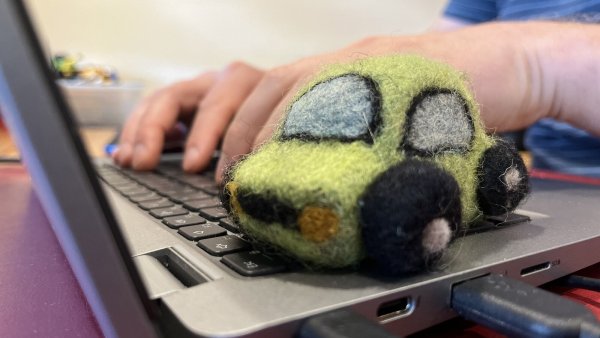 Die Staatsanwaltschaft Detmold ermittelt seit Jahren zu einer Online-Betrugsmasche mit günstig inserierten Autos, die zwar bezahlt, aber nie geliefert werden. Ein Beteiligter hat jetzt wieder auf der Anklagebank in Detmold gesessen. - © Till Brand