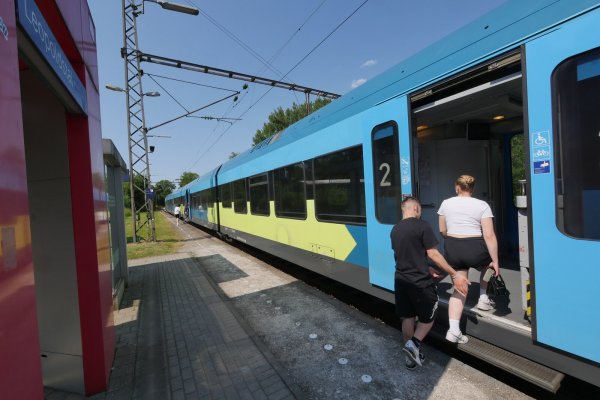 Im RB72 auf der Strecke Paderborn - Lage - hier am Haltepunkt Leopoldstal - ist eine Zugbegleiterin der Eurobahn von einem Fahrgast attackiert worden. - © Archivfoto: Jost Wolf