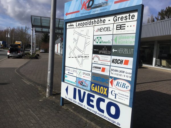 Gewerbegebiete, hier ein Hinweisschild in Greste, verändern sich alle paar Jahre – derzeit warten aber viele lippische Kommunen auf zusätzliche Flächen. - © Axel Bürger