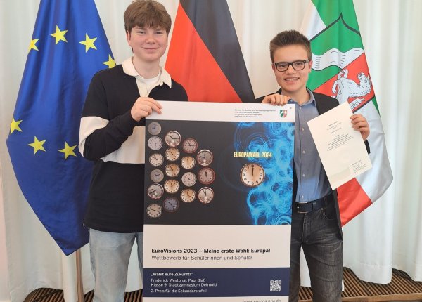 Ausgezeichnet: Frederick Westphal (links) und Paul Blaß waren beim Wettbewerb "EuroVisions" erfolgreich. - © Land NRW/Ralph Sondermann