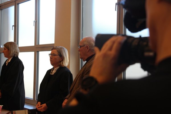 Staastanwältin Helena Fromme (links) hat das Verfahren geführt. Rechtsanwältin Ruth Kanzlsperger aus Paderborn vertritt den Nebenkläger Paul N. Er ist der Vater des Getöteten. - © Janet König