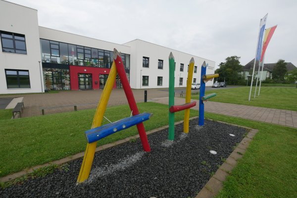 Die August-Hermann-Francke Grundschule in Detmold hat - wie alle Bekenntnisschulen im Kreis - eine lange Warteliste. Mehr als 150 Kinder müssen jährlich abgelehnt werden. - © Jost Wolf