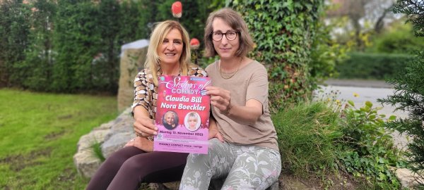 Sie laden ein zu einem Abend für den guten Zweck: Sabine Cord-Sprick und Katrin Hoppe vom Inner Wheel Club Bad Salzuflen-Lemgo freuen sich auf die "Sisters of Comedy" am 13. November. - © Katrin Kantelberg