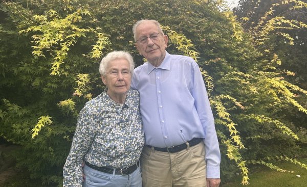 Waltraud und Reinhard Becker sind seit 65 Jahren verheiratet und feiern Eiserne Hochzeit. - © Tamina-Shirin Marten