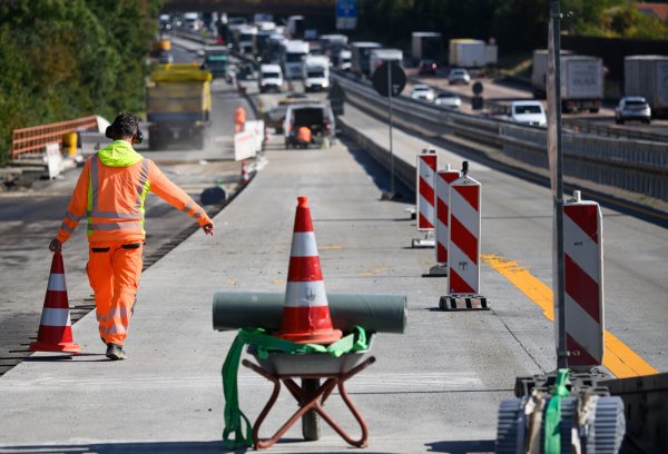 Das Bauhauptgewerbe blickt in eine schwierige Zukunft. - © picture alliance/dpa