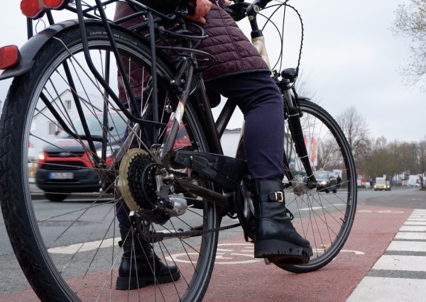 Die Polizei appelliert an Radfahrer, Radwege nur auf der jeweils rechten Seite in Fahrtrichtung zu benutzen. - © Archivfoto: Lorraine Brinkmann
