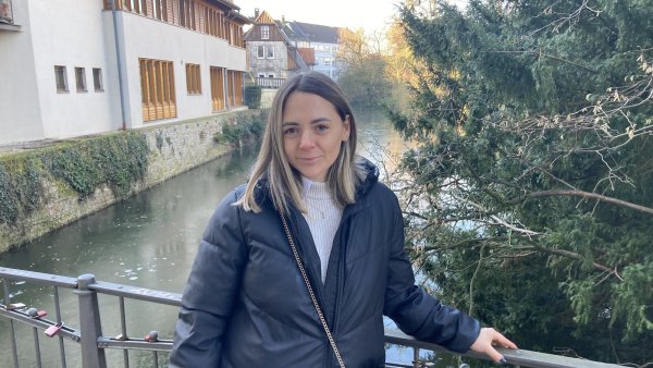 Olena Klippenstein ist mit voller Überzeugung Deutsche geworden. Die gebürtige Ukrainerin lebt sehr gern in Detmold. - © Cordula Gröne