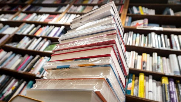 Die größte Buchmesse der Welt in Frankfurt feiert in diesem Jahr ihren 75. Geburtstag. - © dpa