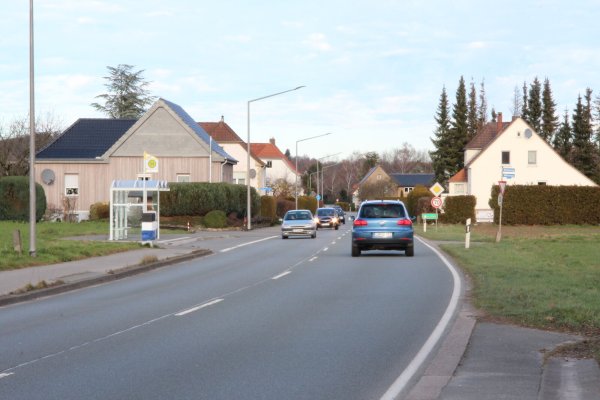 Auf der Remmighauser Straße zwischen Remmighausen und Meiersfeld könnte Tempo 50 eingeführt werden. - © Archivfoto: Jana Beckmann