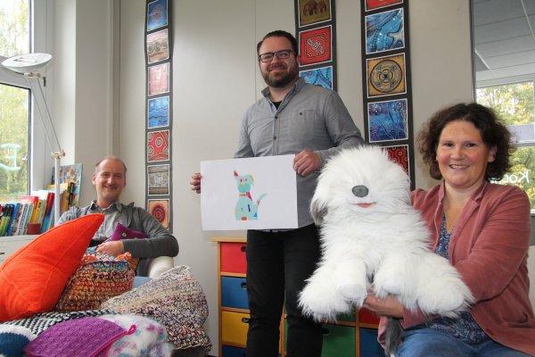 Das Projekt „Die Bunten Hunde" ist im Dezember 2019 angelaufen. Der Leiter der SOS-Beratungsstelle in Blomberg, Holger Nickel, sowie Thomas Schulze und Andrea Soujon (von links) bieten Prävention und Aufklärung rund um die seelische Gesundheit von Kindern. - © Silke Buhrmester