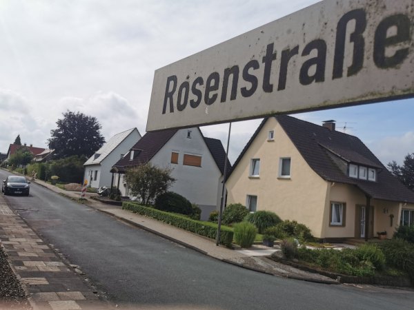 Wird umfassend saniert: die Rosenstraße in Bösingfeld. - © Sylvia Frevert(LZ)