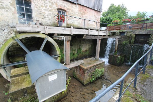 Die alte Mühle in Langenholzhausen: Die UKB-Fraktion lobt die Anstrengungen der aktuellen Besitzer für den Erhalt der Mühle. - © Archivfoto: Jens Rademacher