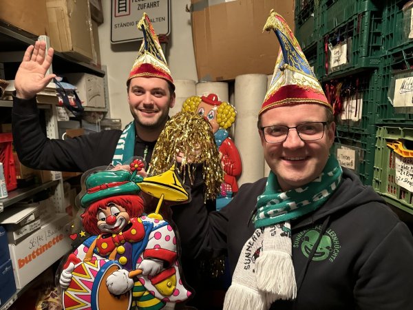 Elferratspräsident Ingo Sundermann (rechts) und sein Vize Karsten Neuser freuen sich auf das Karnevalsjubiläum an der Sunnerbieke. - © Sandra Castrup