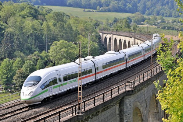 Auch durch Nordlippe könnten laut aktueller Planungen der Deutschen Bahn irgendwann ICEs fahren. - © Deutsche Bahn AG / Wolfgang Klee