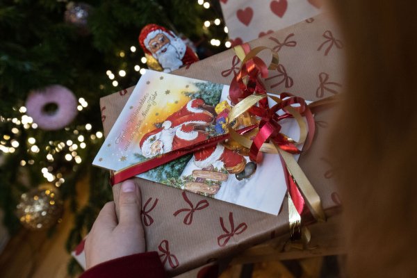 Brett- und Kartenspiele sind beliebte Weihnachtsgeschenke. Wir haben neue Spiel getestet. - © picture alliance/dpa