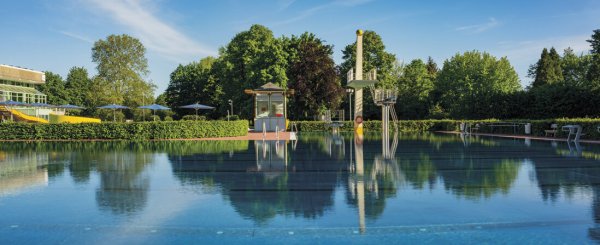 Vor 25 Jahren, im Mai 1998, wurde das Freibad des Eau-Le mit einer großen Feier eröffnet. - © Stadtwerke Lemgo