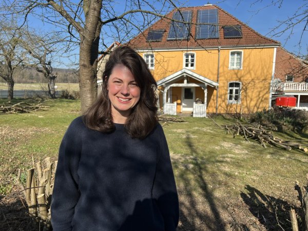 Bei "The Lippisch Stew" auf Instagram gibt es Landleben pur: Sunna Conring träumte früher vom Leben in der aufregenden Stadt, fand aber im Extertal ihr persönliches Glück. - © Seda Hagemann