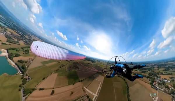 Marlon Jonat war 500 Meter über dem Boden, als er plötzlich ein Problem mit seinem Paraglider hatte. - © Marlon Jonat