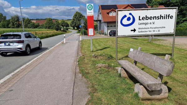 Unter anderem soll die Bushaltestelle "Teichberg" an der Selbecker Straße nun doch barrierefrei ausgebaut werden. - © Nadine Uphoff