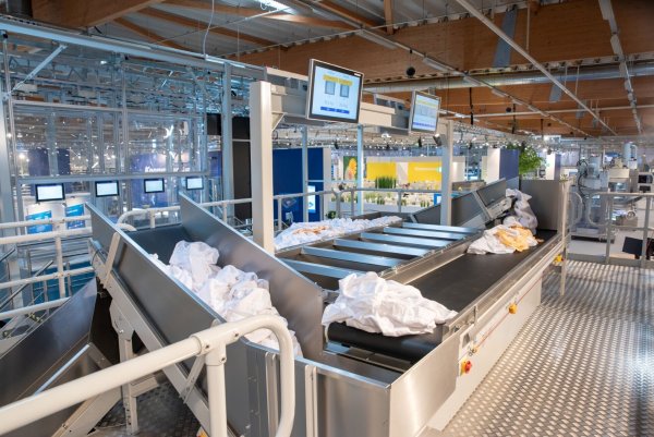 Das Unternehmen Kannegiesser stellt Großwäschereianlagen her und entwickelt im Projekt des Kompetenzzentrums Arbeitswelt.Plus eine automatische Klassifikation der Wäsche. - © Kannegiesser