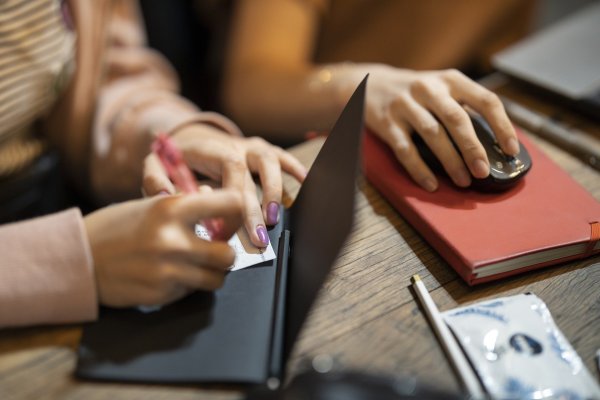 Barntrup möchte 784.000 Euro investieren – unter anderem in besseres WLAN und Computer. Der Haupt- und Finanzausschuss hat das letzte Wort. - © Symbolbild: pixabay.com
