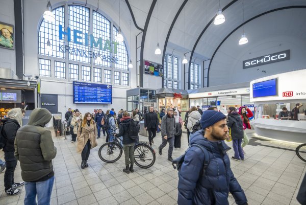 Bielefeld verzeichnet die meisten Ein- und Auspendler in Ostwestfalen-Lippe. - © Sarah Jonek Fotografie