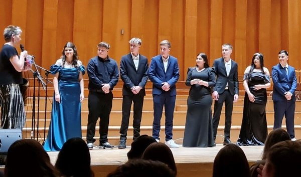 Die Schulsanitäter werden bei der Feier besonders ausgezeichnet. - © Gesamtschule Aspe