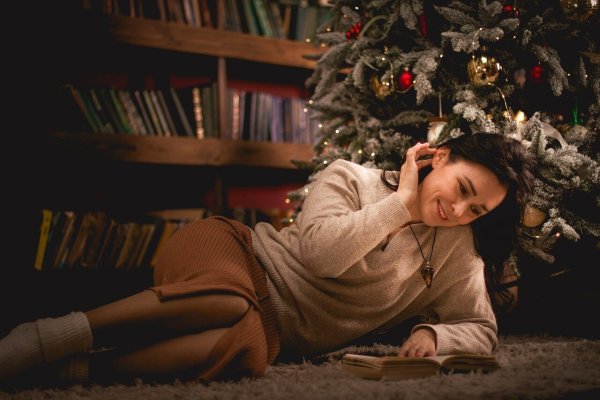 Einige der Befragten belohnen sich an Weihnachten gerne selbst, indem sie sich Zeit zum Lesen nehmen. - © Symbolbild: Pixabay