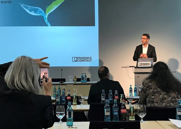 Überwiegend gute Nachrichten hatte Ulrich Leidecker, Chief Operatings Officer von Phoenix Contact, bei der jüngsten Pressekonferenz in Nürnberg zu verkünden. - © Phoenix Contact
