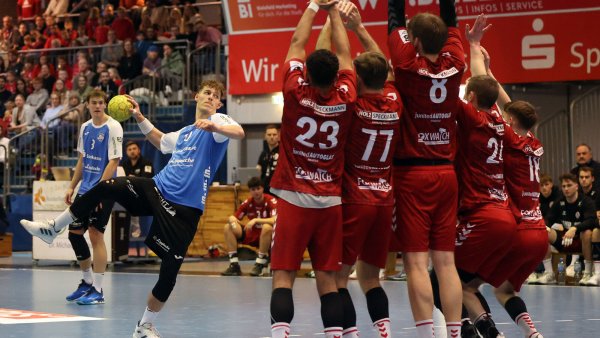 Diese Bielefelder Mauer ist für Fynn Hasenkamp unbezwingbar. - © Paul Cohen